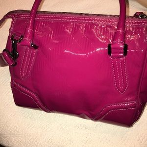 Burberry pink patent embossed leather-Authentic